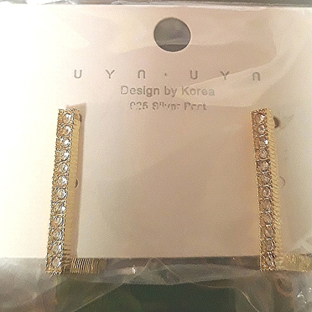 Gold Crystal Formal open rectangle Earrings gf w Stud back NEW in pkg